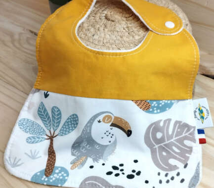 Bavoir bébé fait main – protection des vêtements pour repas et apprentissage alimentaire