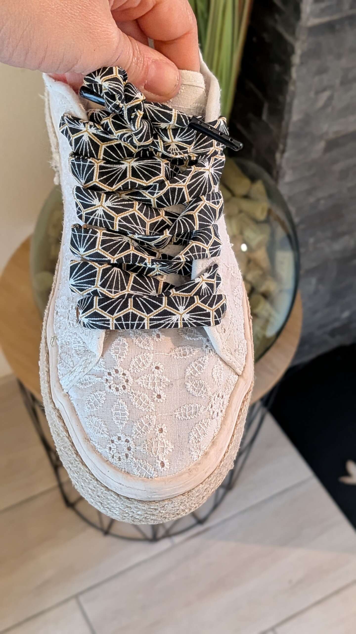 Lacets en tissu artisanaux – Élégance et détail unique pour vos chaussures – Image 3
